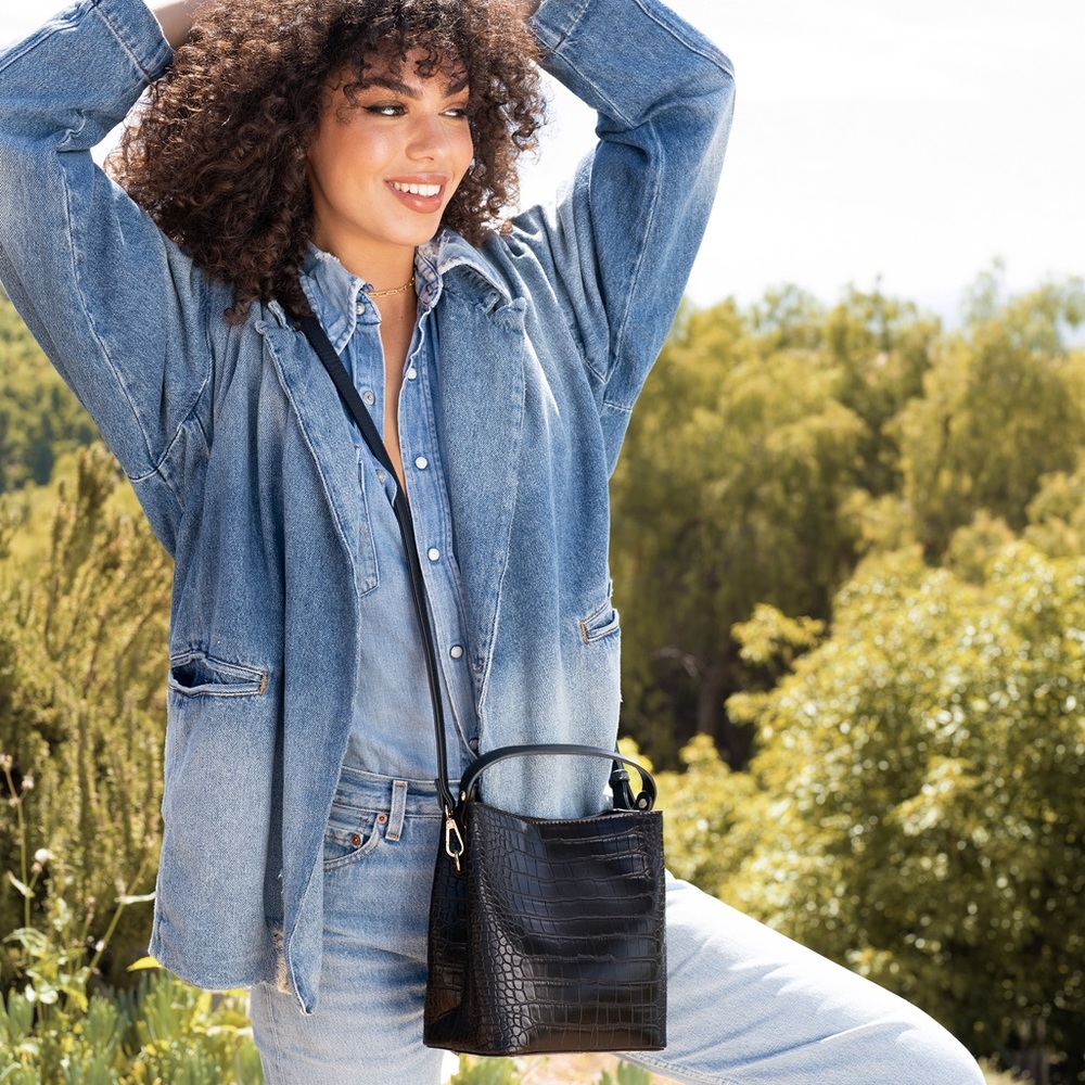 NWT Aota Elena Bucket Bag